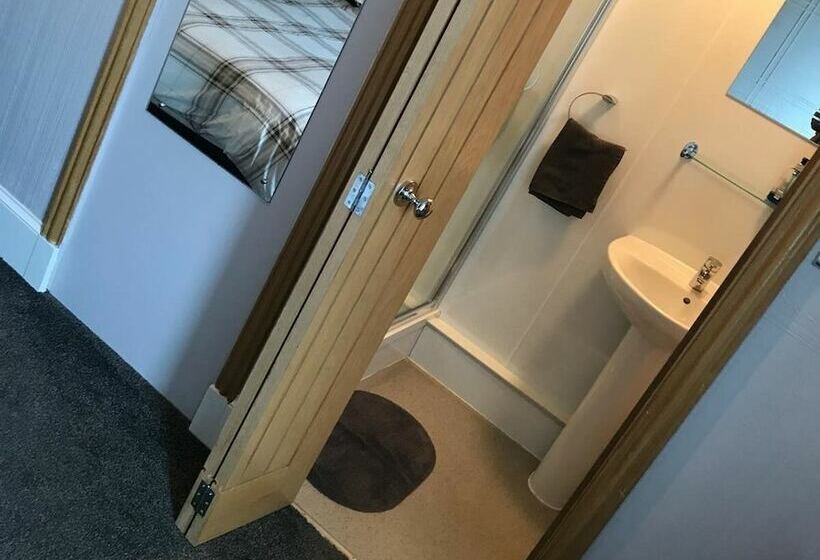 חדר סטנדרט, Macbeth Arms