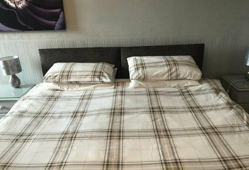 חדר סטנדרט, Macbeth Arms