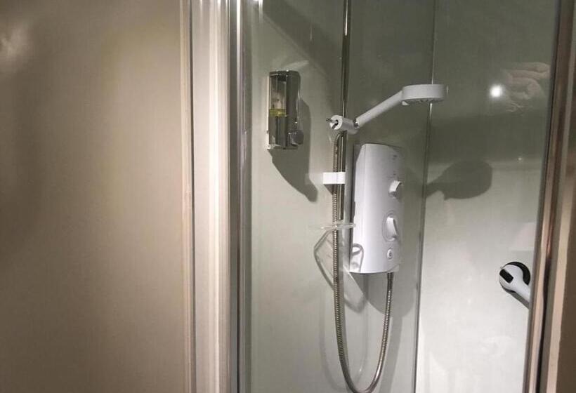 חדר סטנדרט, Macbeth Arms