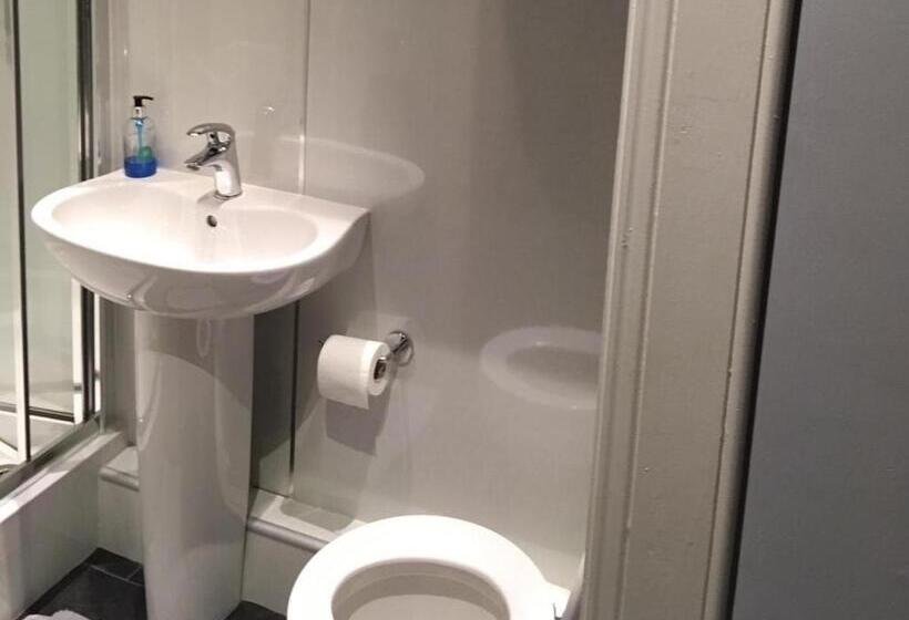 חדר סטנדרט, Macbeth Arms