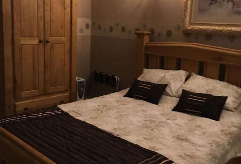 חדר סטנדרט, Macbeth Arms