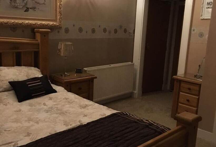 חדר סטנדרט, Macbeth Arms