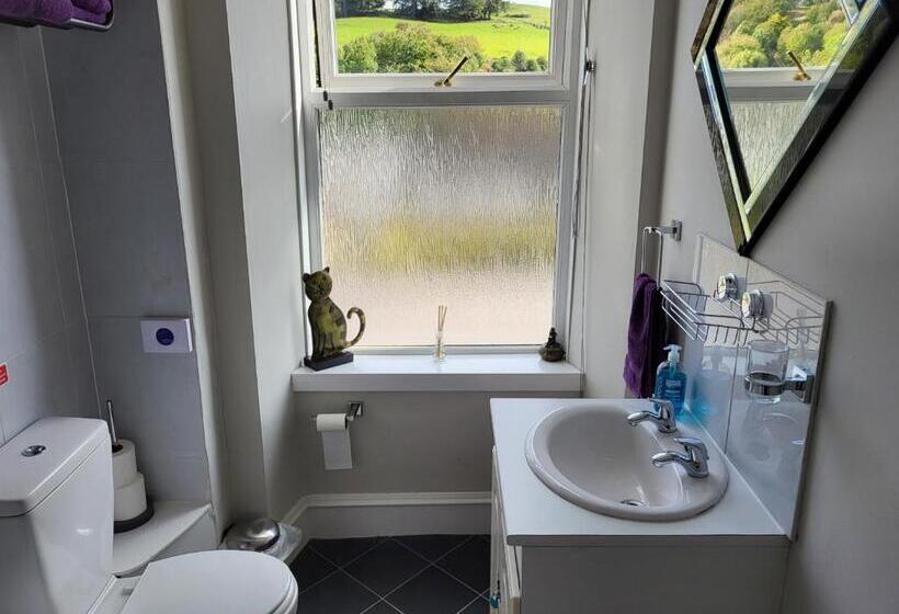 חדר סטנדרט, Macbeth Arms