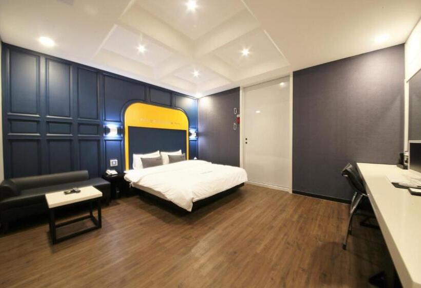 اتاق لوکس, Premium Ava