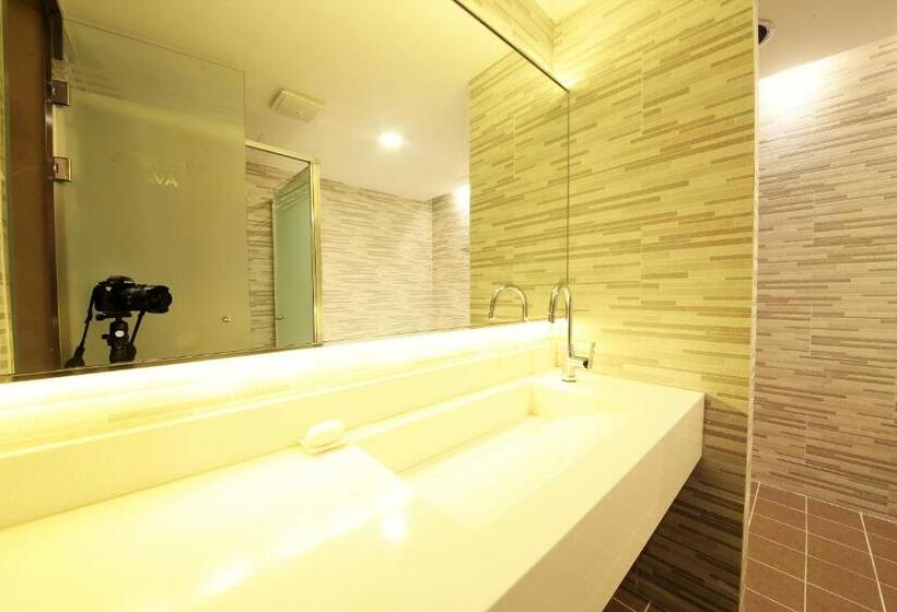 اتاق لوکس, Premium Ava