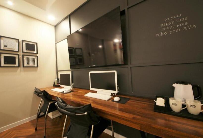 سوییت, Premium Ava