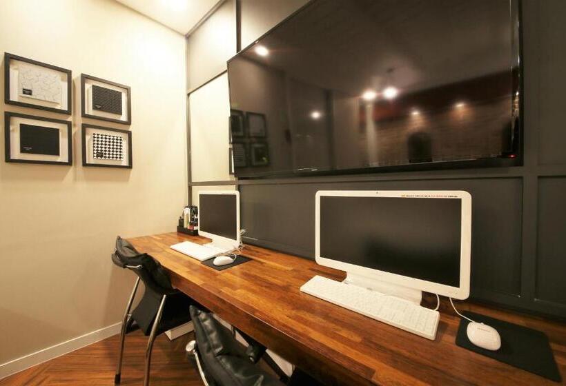 سوییت, Premium Ava