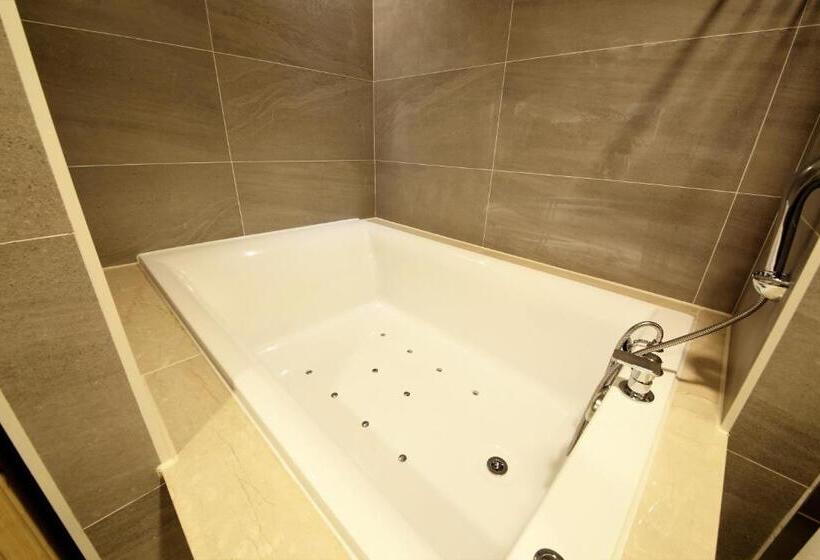 سوییت, Premium Ava