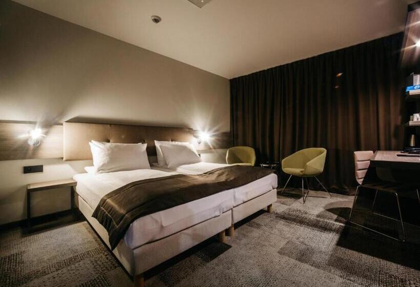 Номер Стандарт Индивидуальный, Q Hotel Plus Katowice