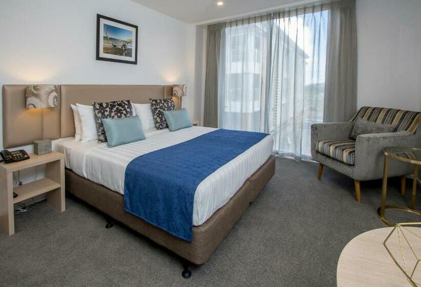 스탠다드 스튜디오, Ramada Suites By Wyndham Albany