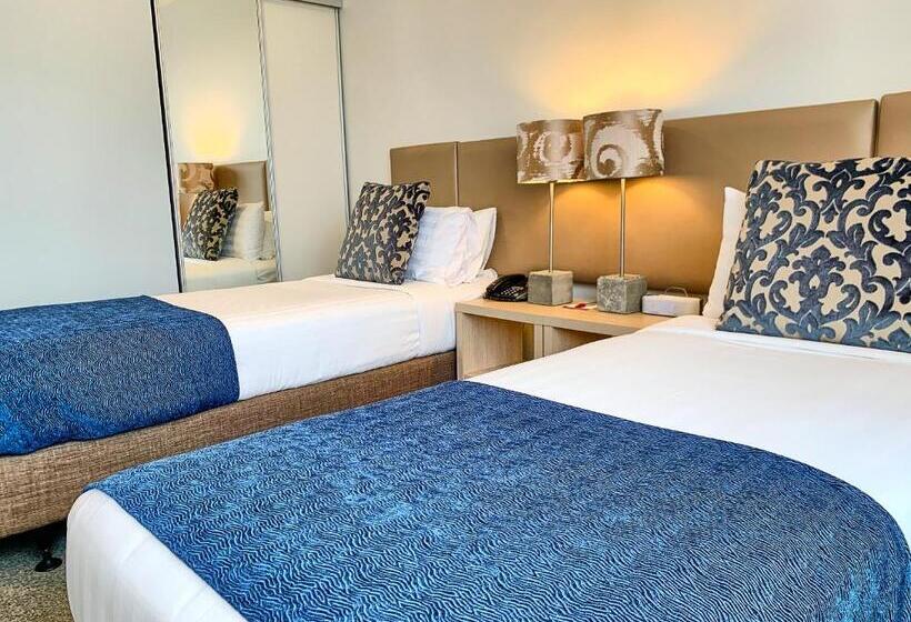 스탠다드 스튜디오, Ramada Suites By Wyndham Albany