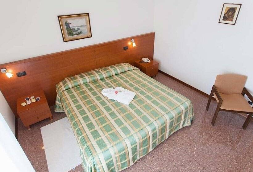 חדר סטנדרט, Rossini