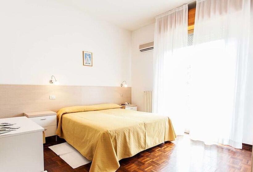 חדר סטנדרט לארבעה, Rossini