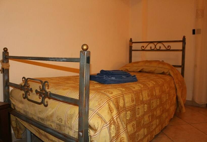 غرفة قياسية رباعية مزودة بشُرفة, B&b Esperança