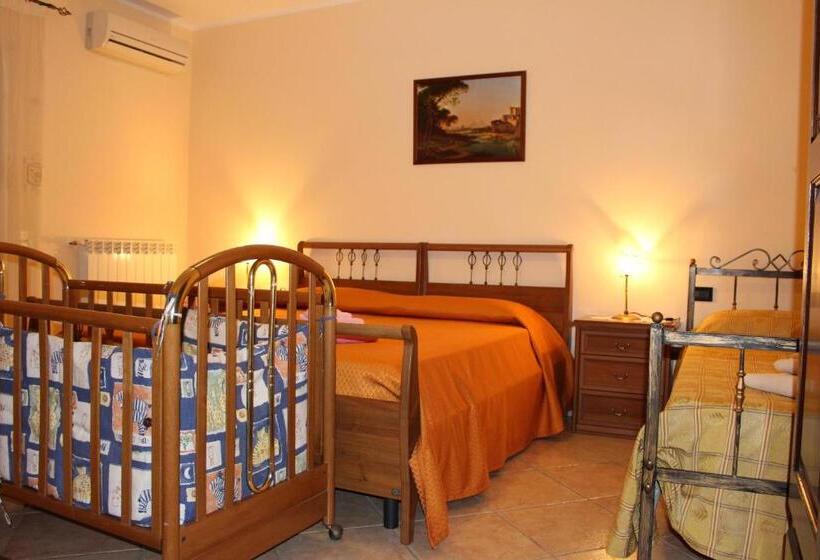 Четырехместный Номер Стандарт с Балконом, B&b Esperança