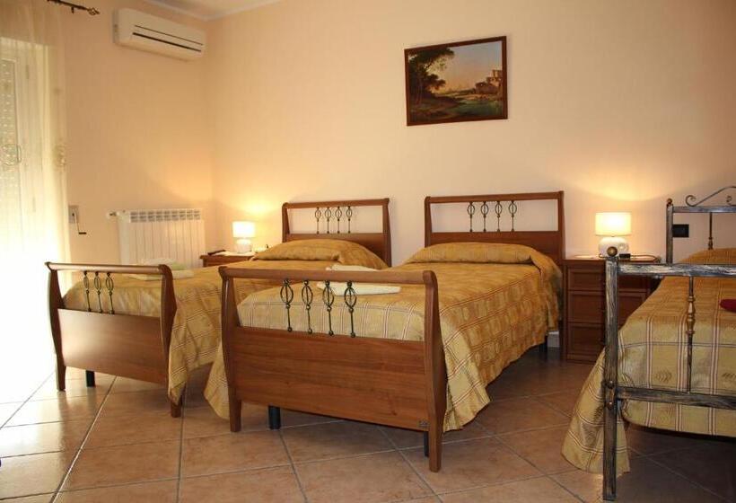 غرفة قياسية رباعية مزودة بشُرفة, B&b Esperança