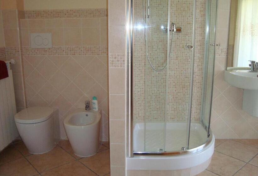 غرفة قياسية ثلاثية, B&b Esperança