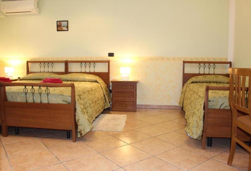 غرفة قياسية ثلاثية, B&b Esperança