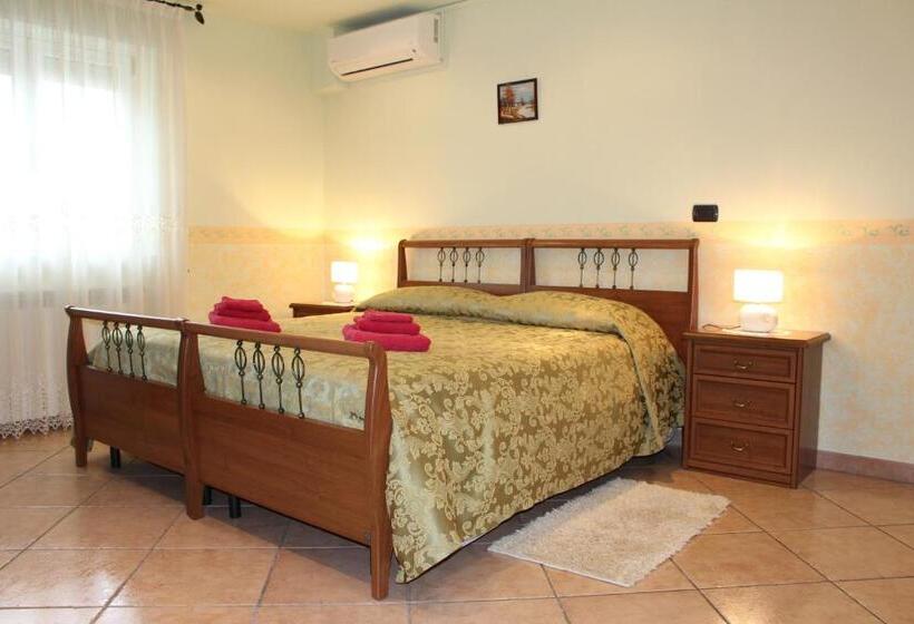 غرفة قياسية ثلاثية, B&b Esperança