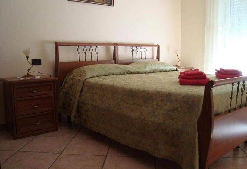 غرفة قياسية ثلاثية, B&b Esperança