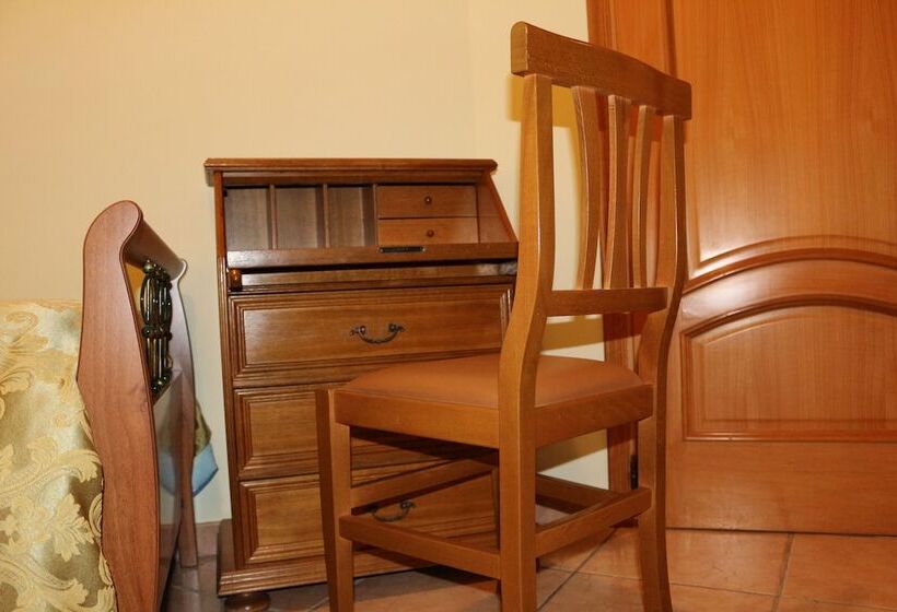 غرفة قياسية ثلاثية, B&b Esperança