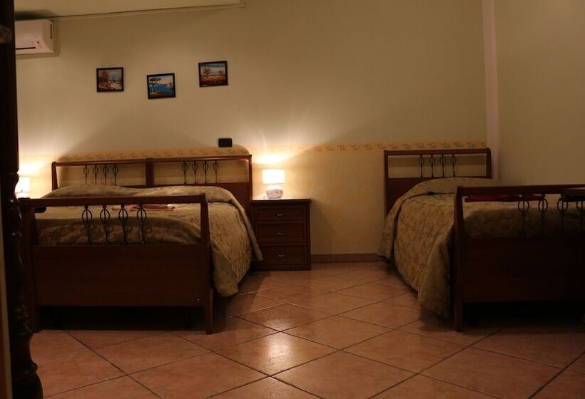 غرفة قياسية ثلاثية, B&b Esperança