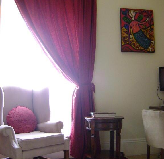 デラックスルーム, Fothergills Of Fremantle