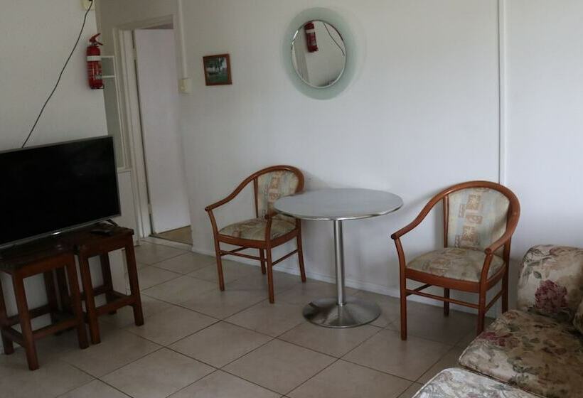 شقة غرفتين, Beerwah Glasshouse Motel