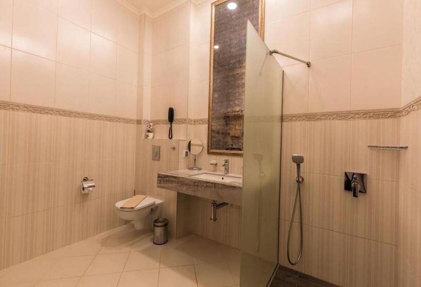 חדר דלוקס, Diplomat Plaza Hotel & Resort