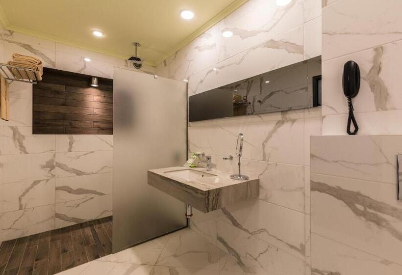 חדר דלוקס, Diplomat Plaza Hotel & Resort