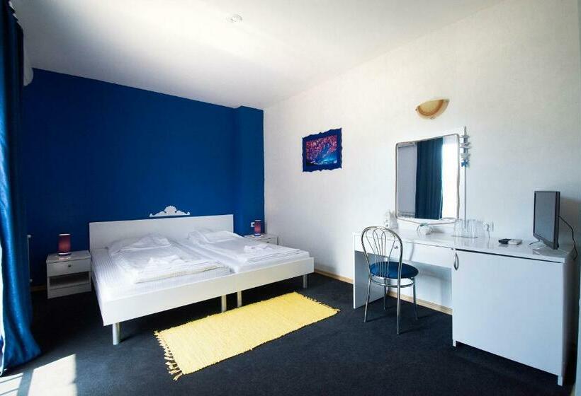 Номер Стандарт, Family Hotel Four Seasons Tsarevo
