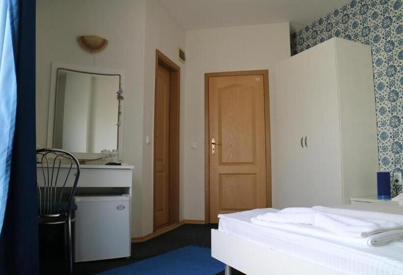 스탠다드 룸, Family Hotel Four Seasons Tsarevo