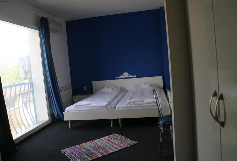 Номер Стандарт, Family Hotel Four Seasons Tsarevo