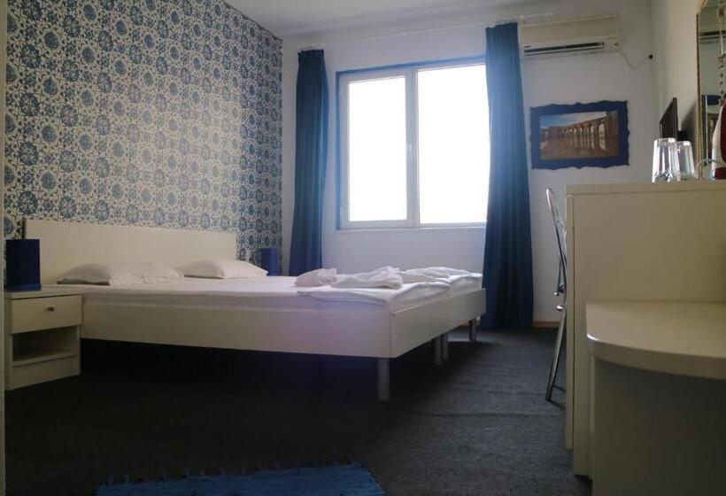 스탠다드 룸, Family Hotel Four Seasons Tsarevo