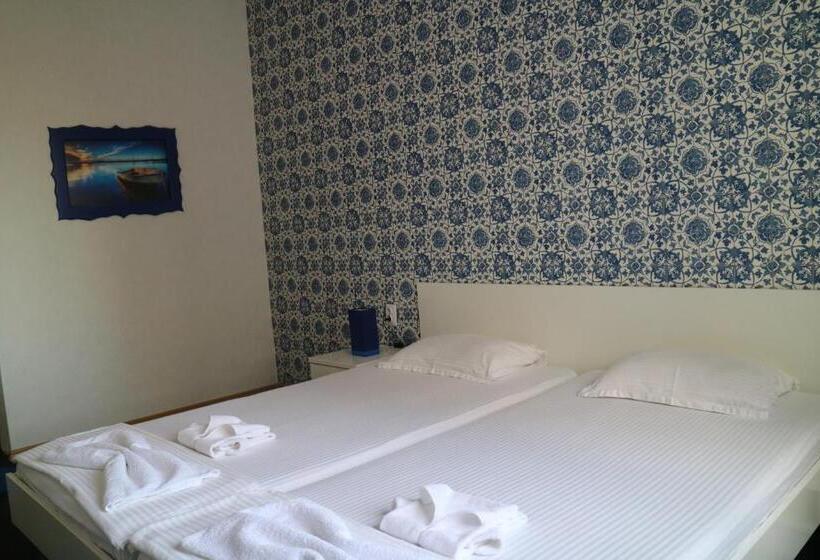 Номер Стандарт, Family Hotel Four Seasons Tsarevo