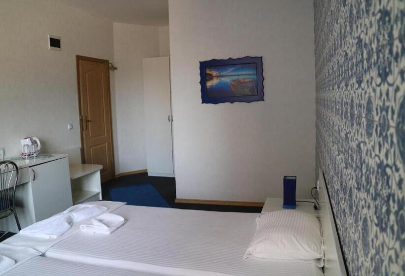 스탠다드 룸, Family Hotel Four Seasons Tsarevo