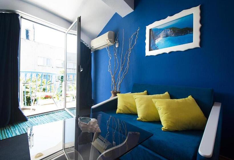 패밀리 스튜디오, Family Hotel Four Seasons Tsarevo