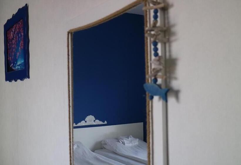 패밀리 스튜디오, Family Hotel Four Seasons Tsarevo