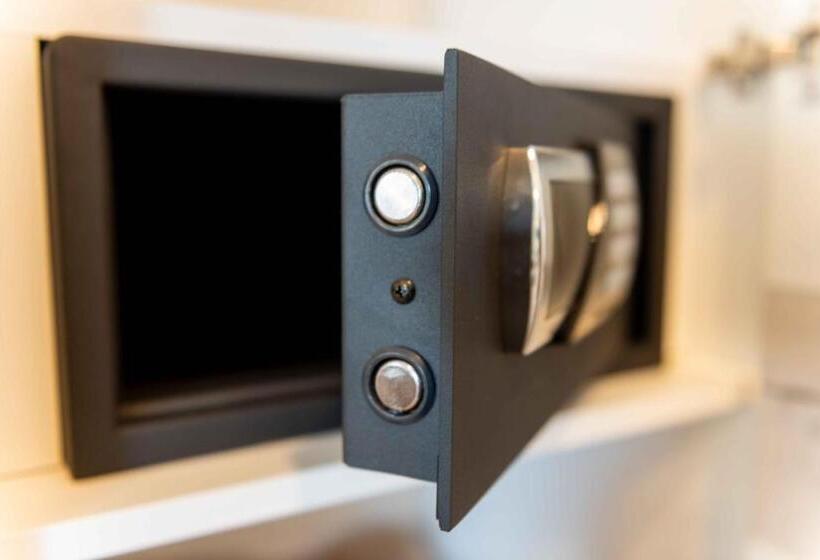 带阳台的三人标准间, Acquamarina