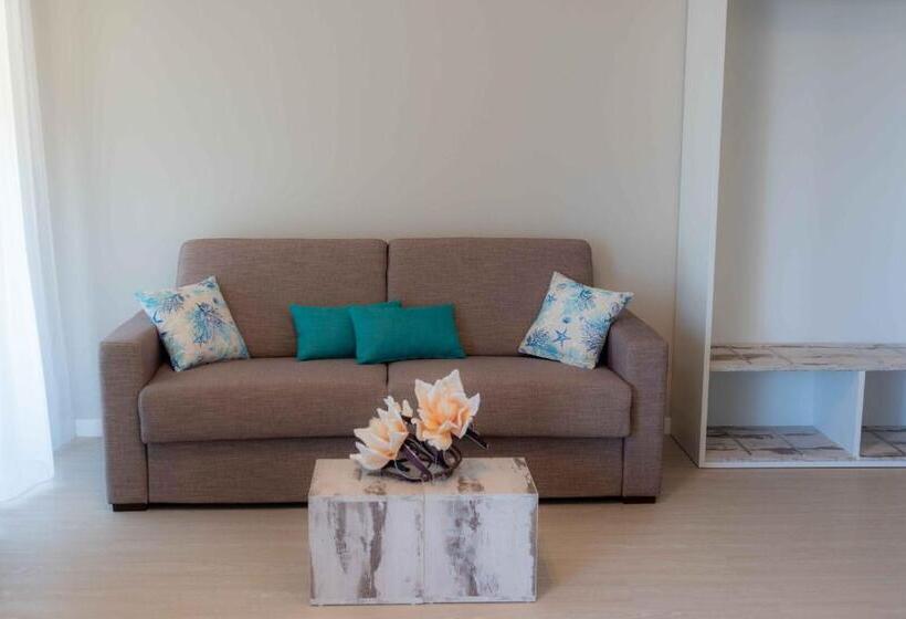 带海景标准四人间, Acquamarina