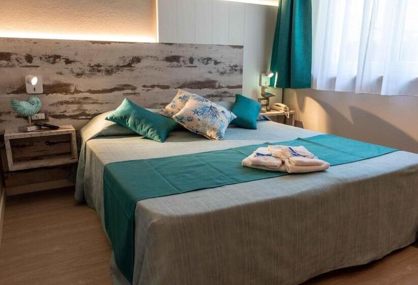 带海景标准四人间, Acquamarina