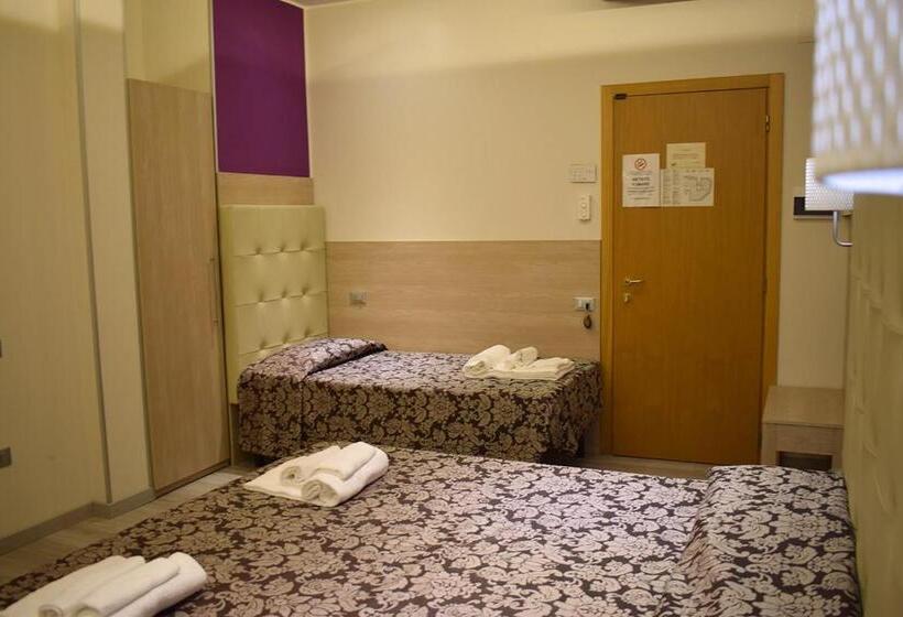 חדר סופריור לשלושה, Baffo Rosso