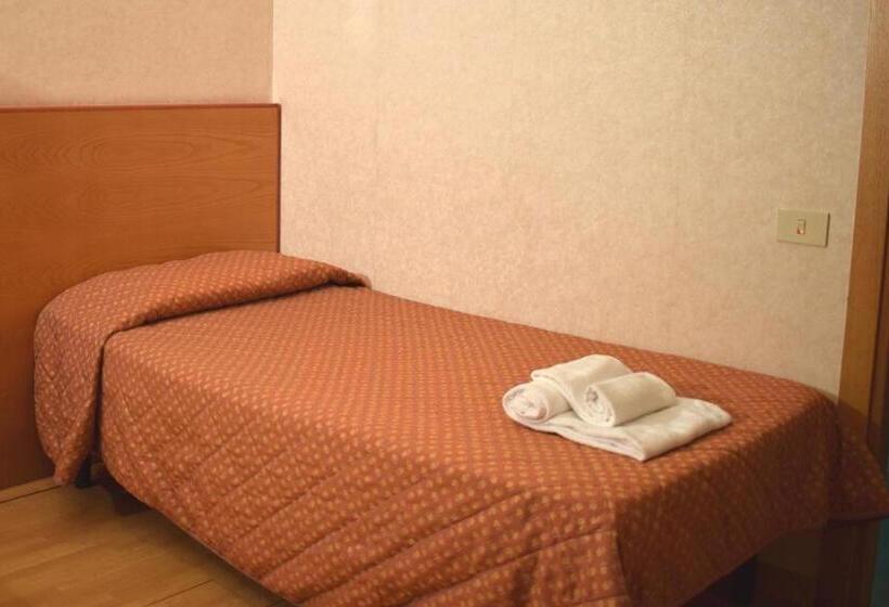 חדר סטנדרט יחיד, Baffo Rosso