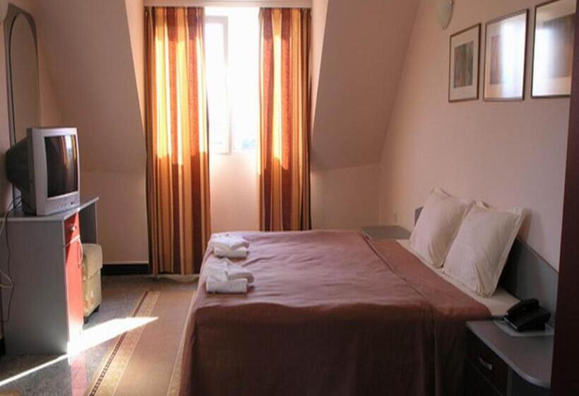 חדר דלוקס, Ertancom