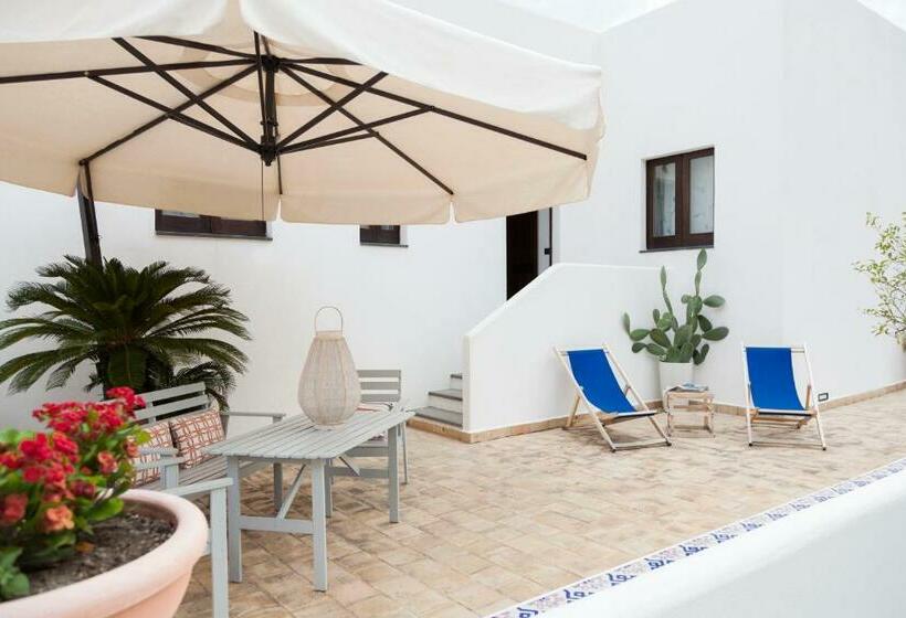 חדר סטנדרט, Mercanti Di Mare