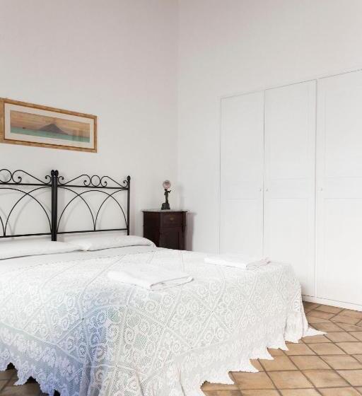 חדר סטנדרט, Mercanti Di Mare