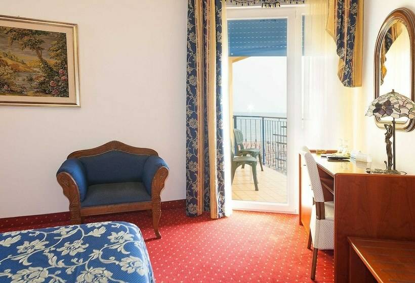 Standard Room Side Sea View, Napoleon