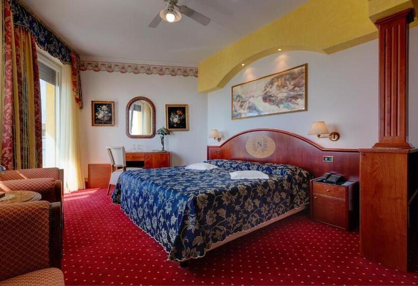 수피리어 룸, Napoleon