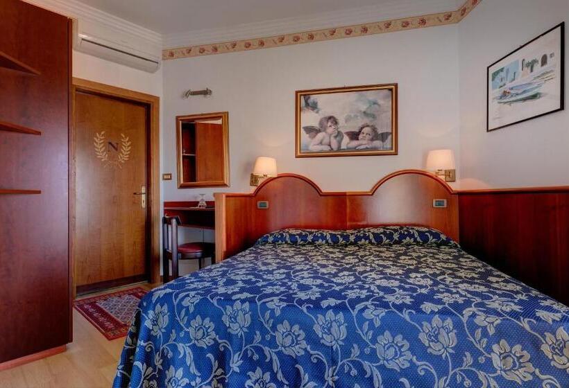 Standard Single Room, Napoleon