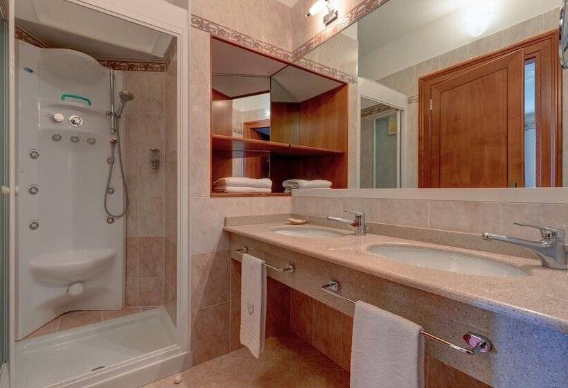 주니어 스위트 측면 바다 전망, Napoleon